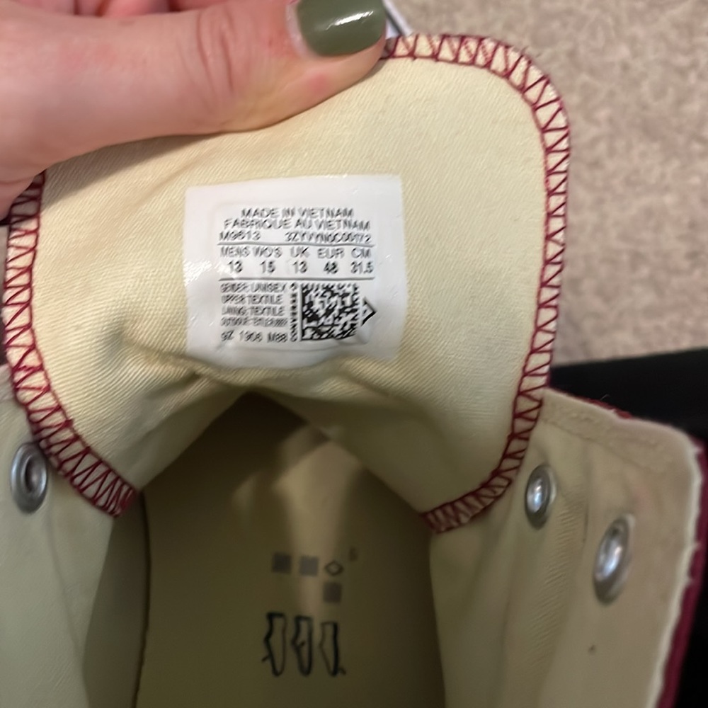 Burgundy high top converse - Picture 4 of 6